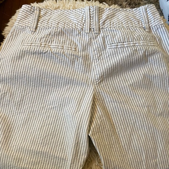 Old Navy Low Rise Flare White Pinstriped Trousers - Picture 5 of 8